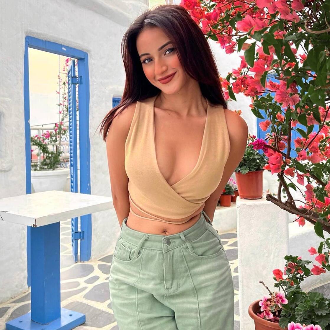 Eva Giri